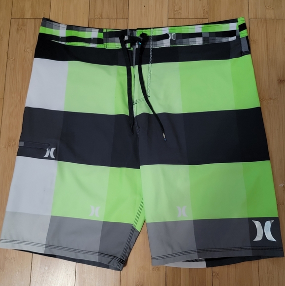 Shorts - Picture 4 of 6